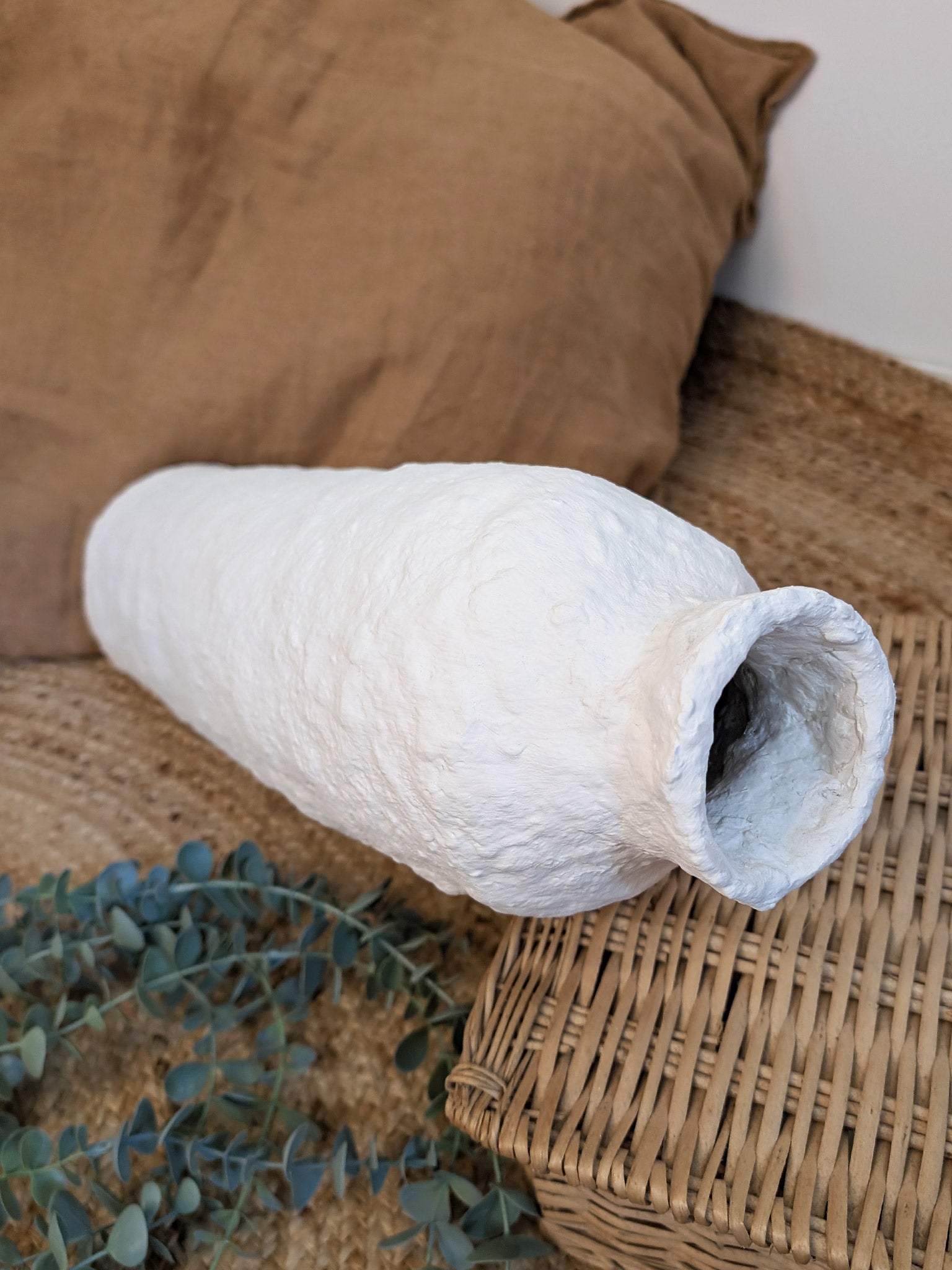 Papiermaché Bodenvase - handgemachte Statement - Deko im Boho Stil - beige