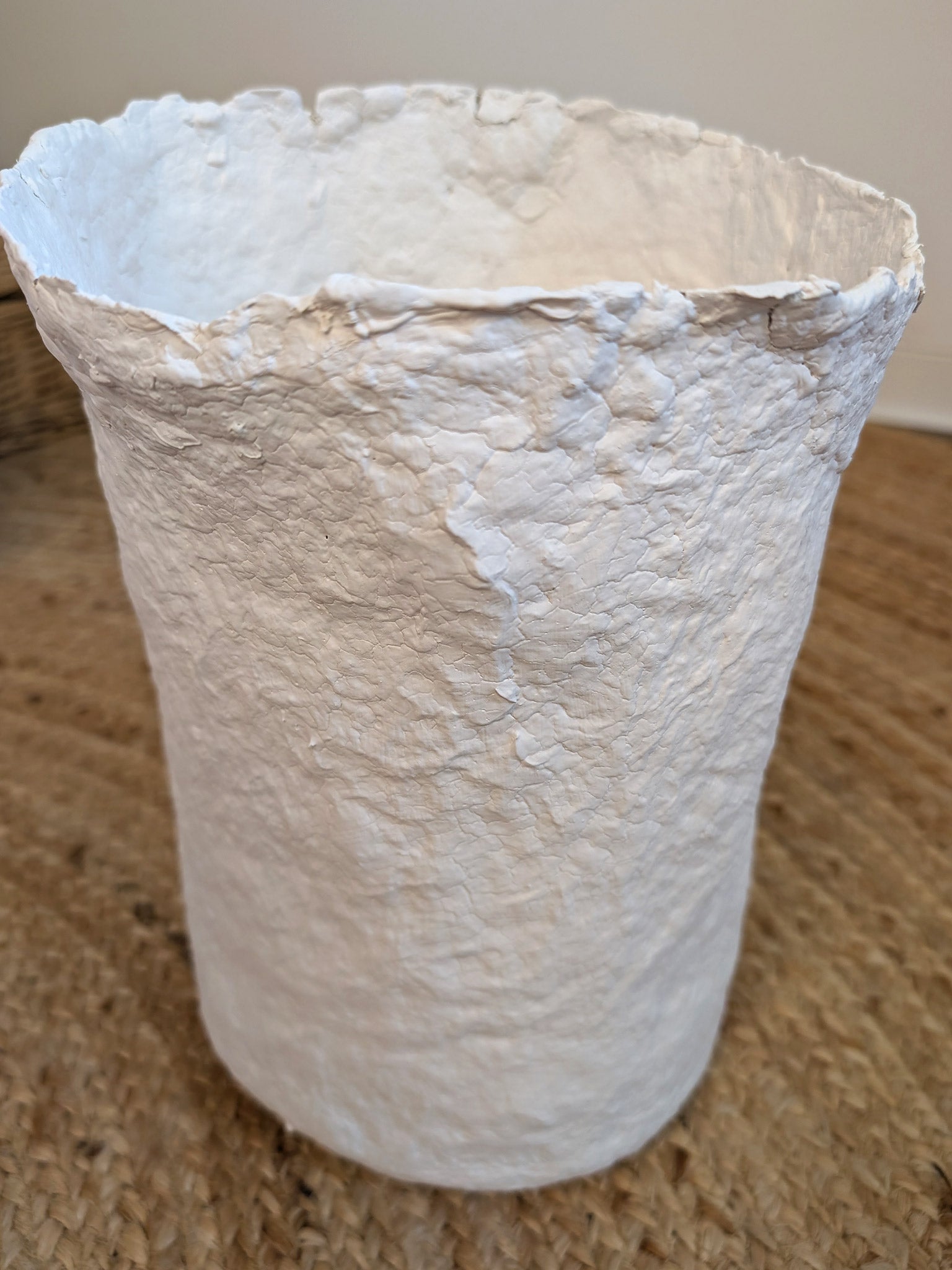 Papiermaché Vase - handgemachte Statement - Deko im Boho Stil - beige
