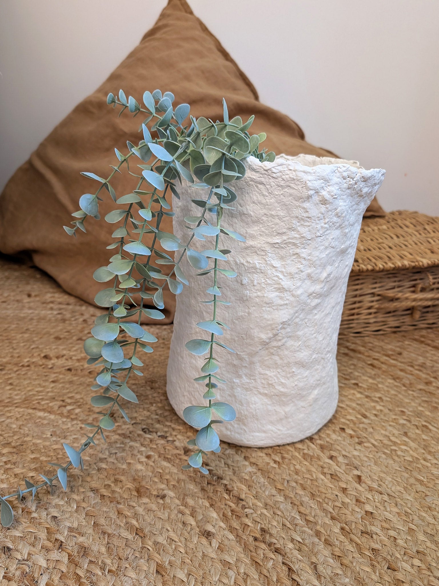 Papiermaché Vase - handgemachte Statement - Deko im Boho Stil - beige