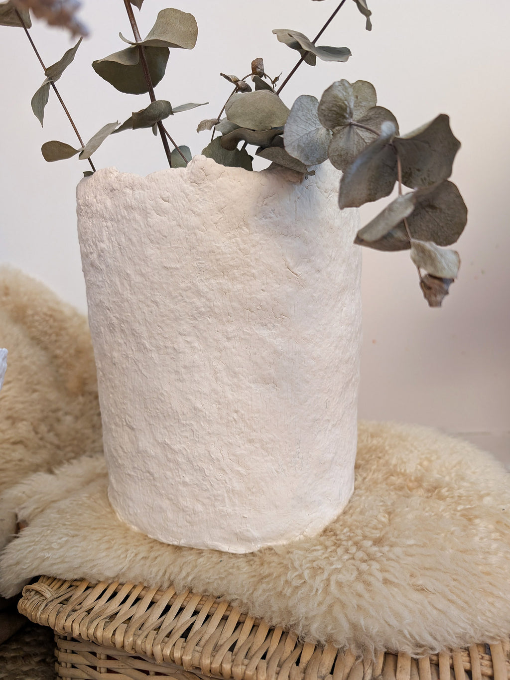 Papiermaché Vase - groß - handgemachte Statement -Deko im Boho Stil - beige