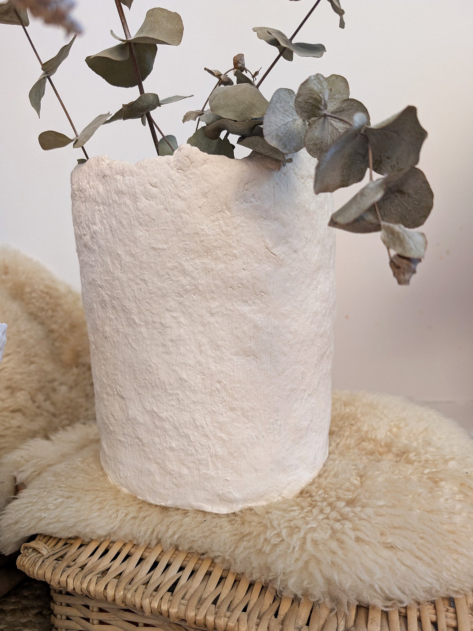 Papiermaché Vase - groß - handgemachte Statement -Deko im Boho Stil - beige