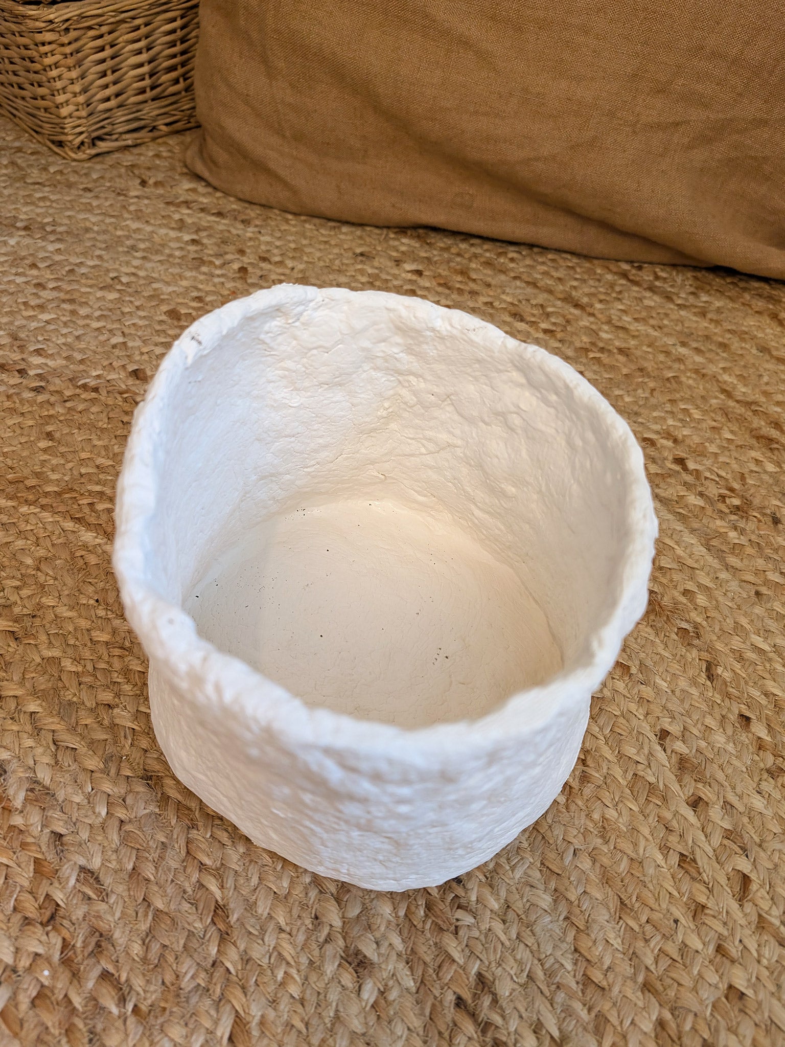 Papiermaché Vase - zylindrisch - handgemachte Statement -Deko im Boho Stil - beige