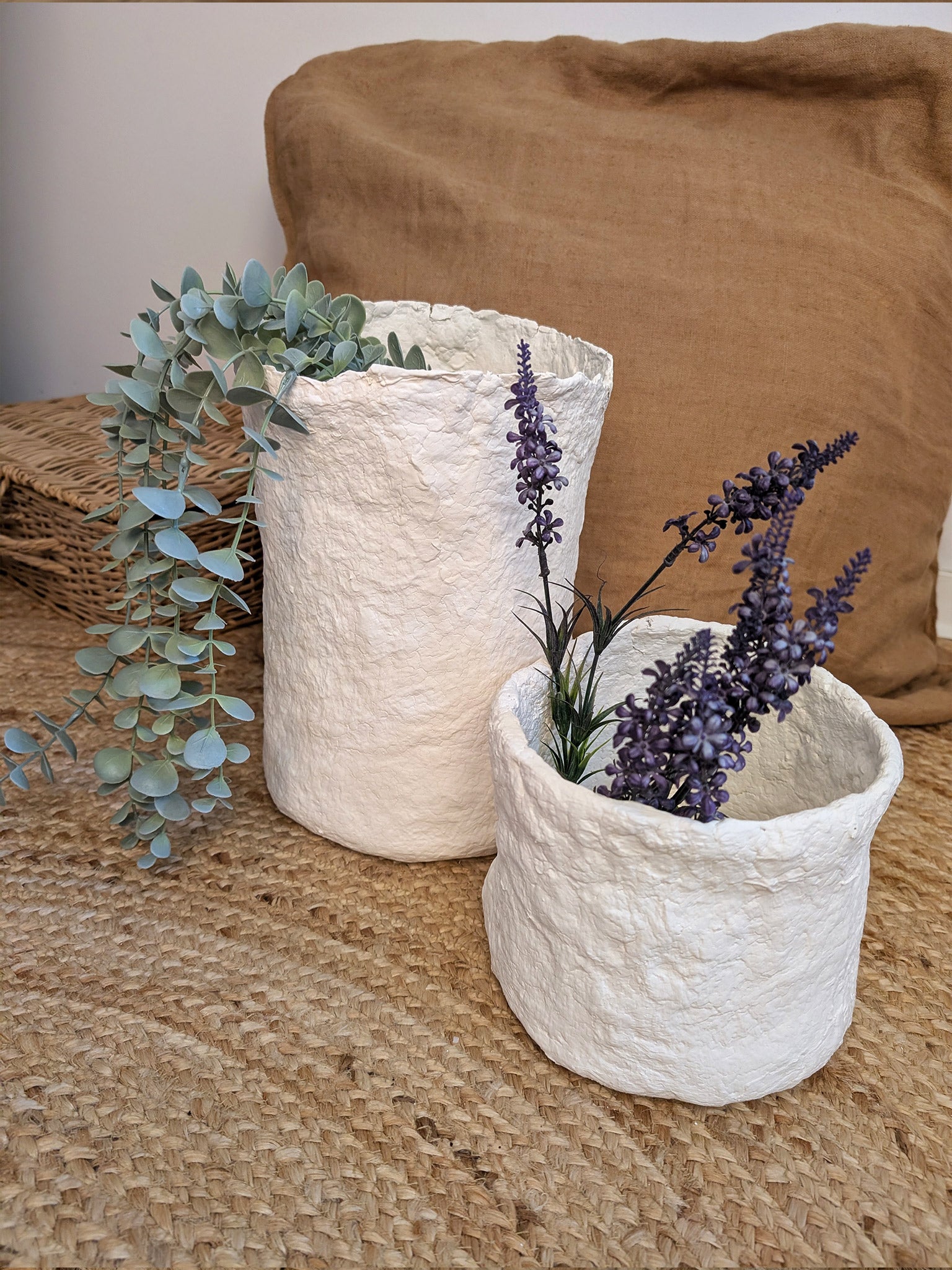 Papiermaché Vase - zylindrisch - handgemachte Statement -Deko im Boho Stil - beige