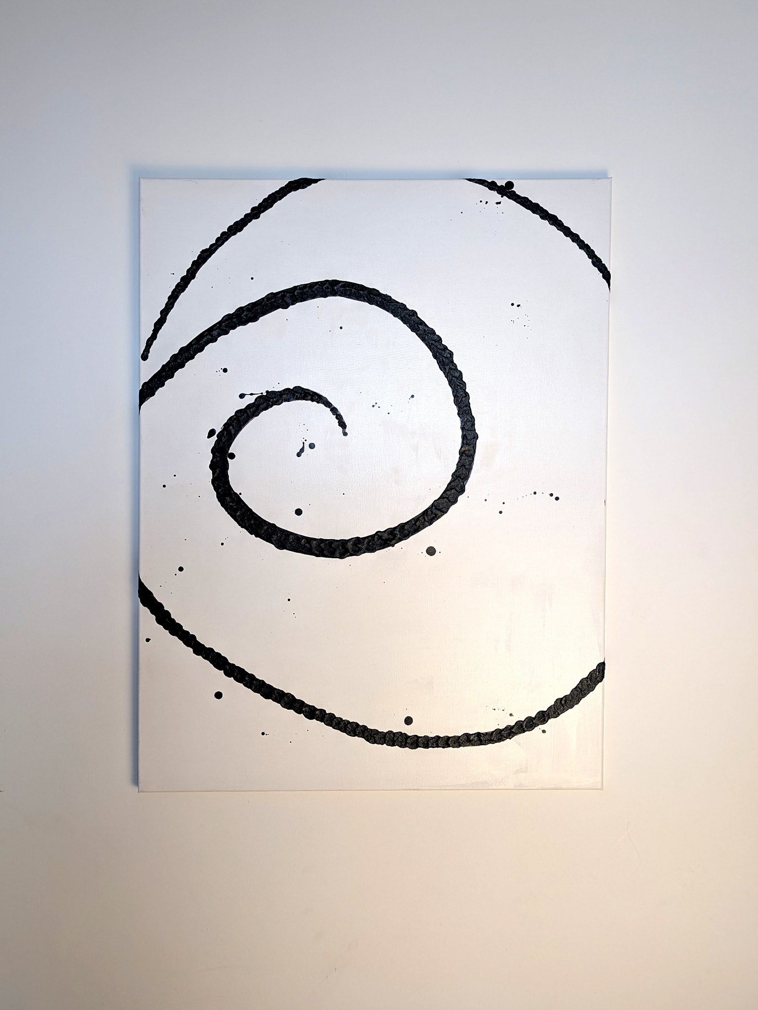 Abstraktes Schwarz - Weiß  Leinwandkunstwerk mit Linienführung - Minimalistisches Wandbild