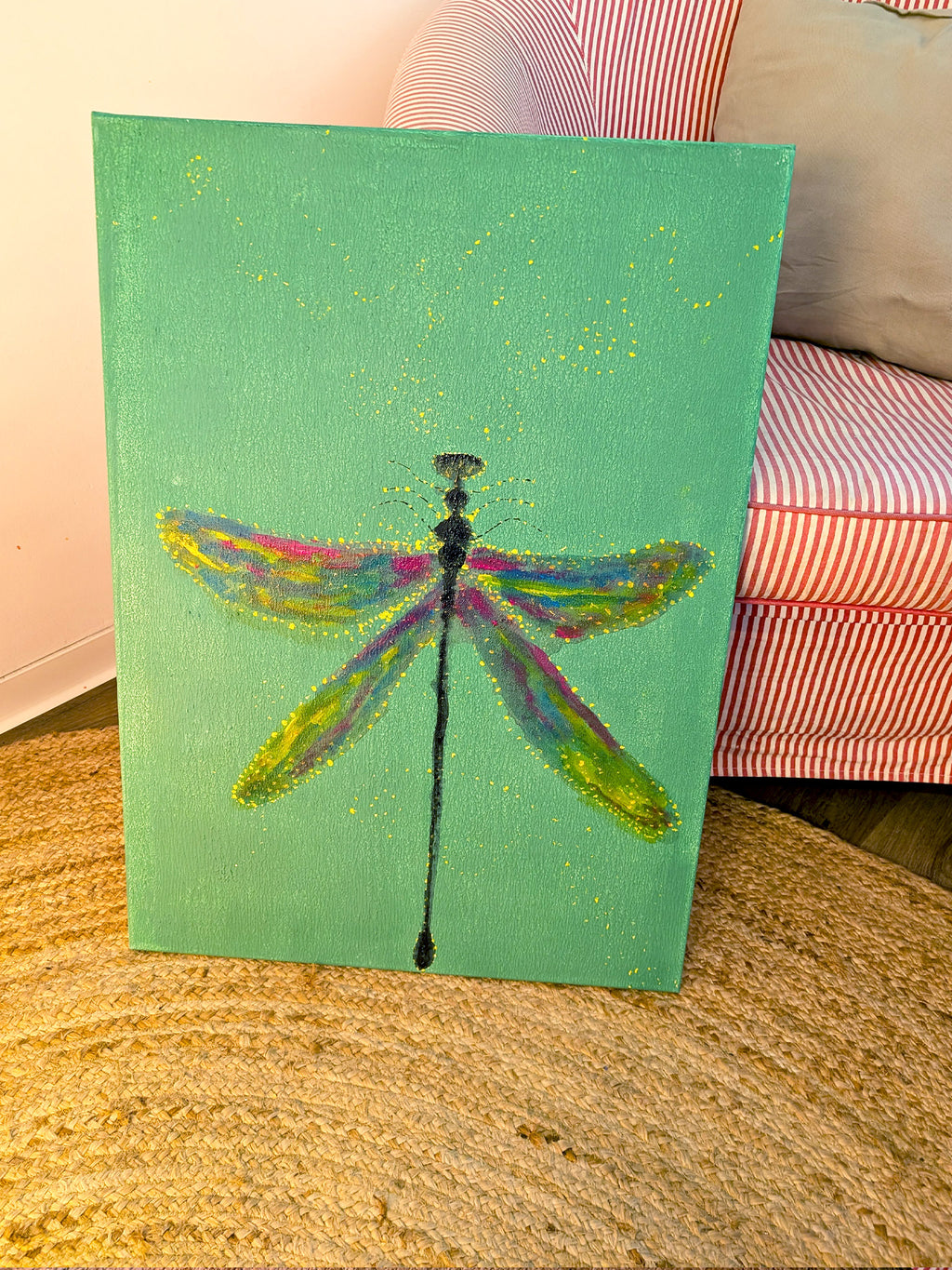 Libelle Kunst auf Leinwand mit grünem Hintergrund - Lebendiges harmonisches Wandbild