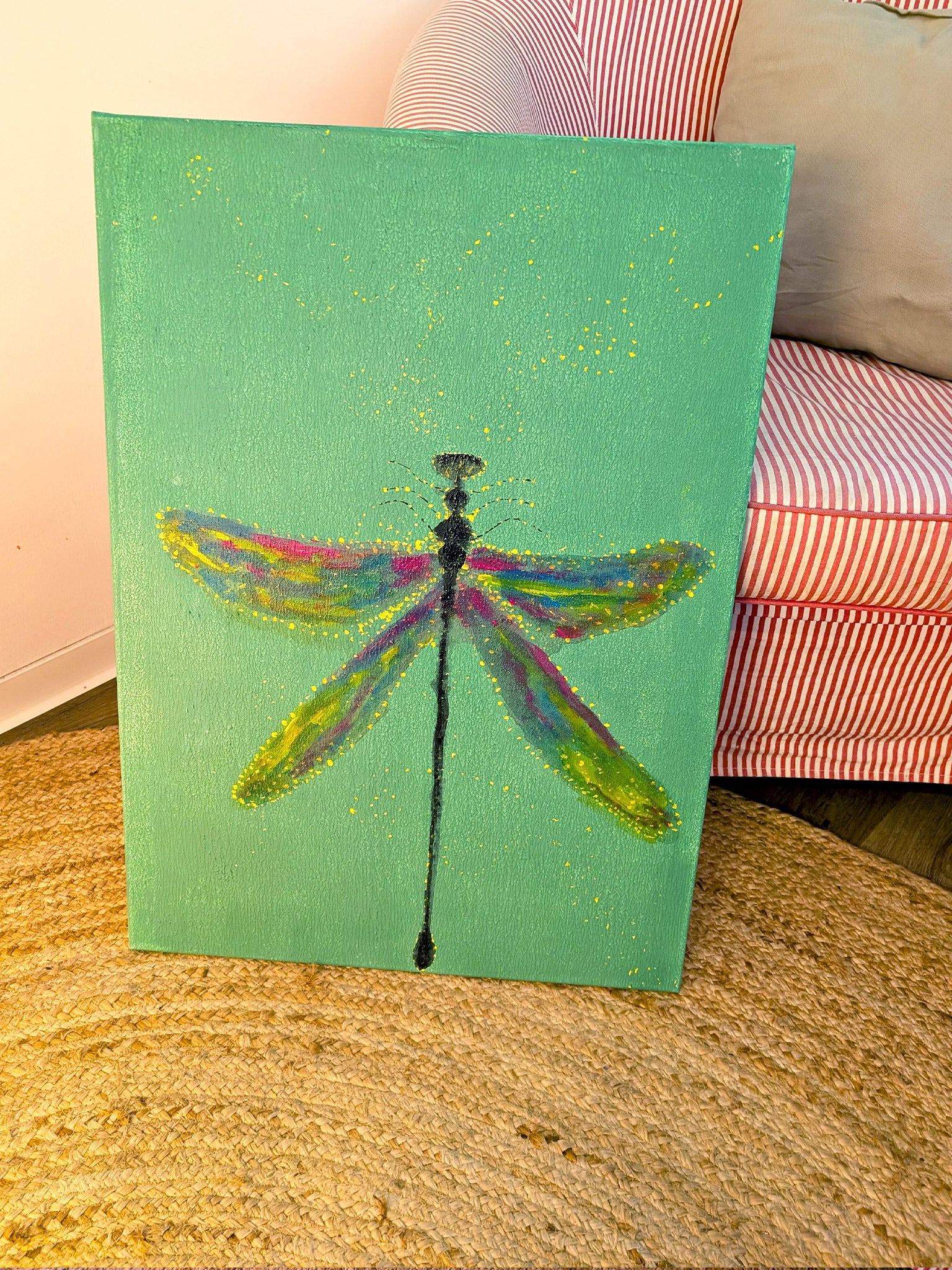 Libelle Kunst auf Leinwand mit grünem Hintergrund - Lebendiges harmonisches Wandbild