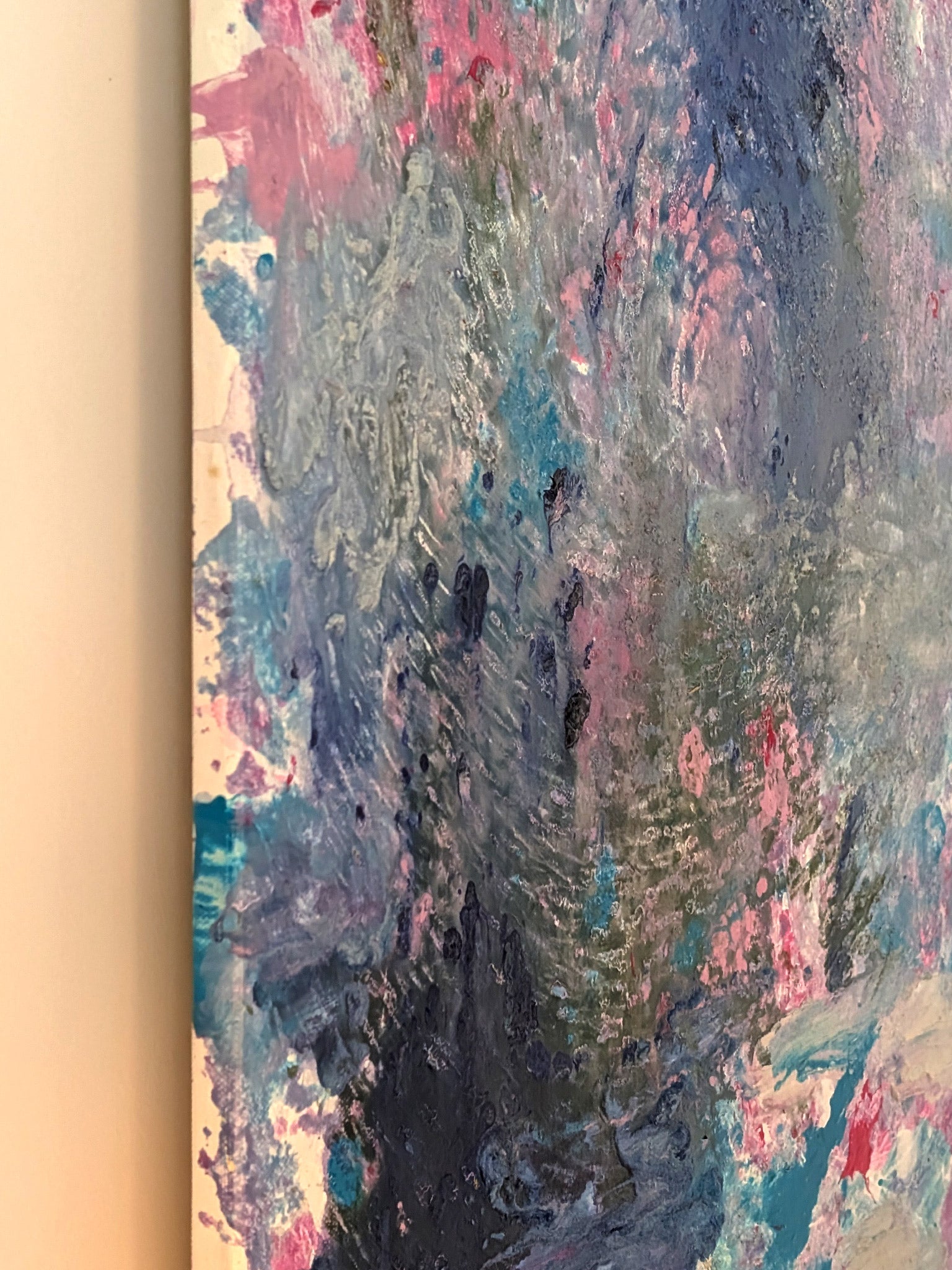 Abstraktes Leinwandbild in Lila und Blau - Modernes Farbenspiel - kreative Wandgestaltung