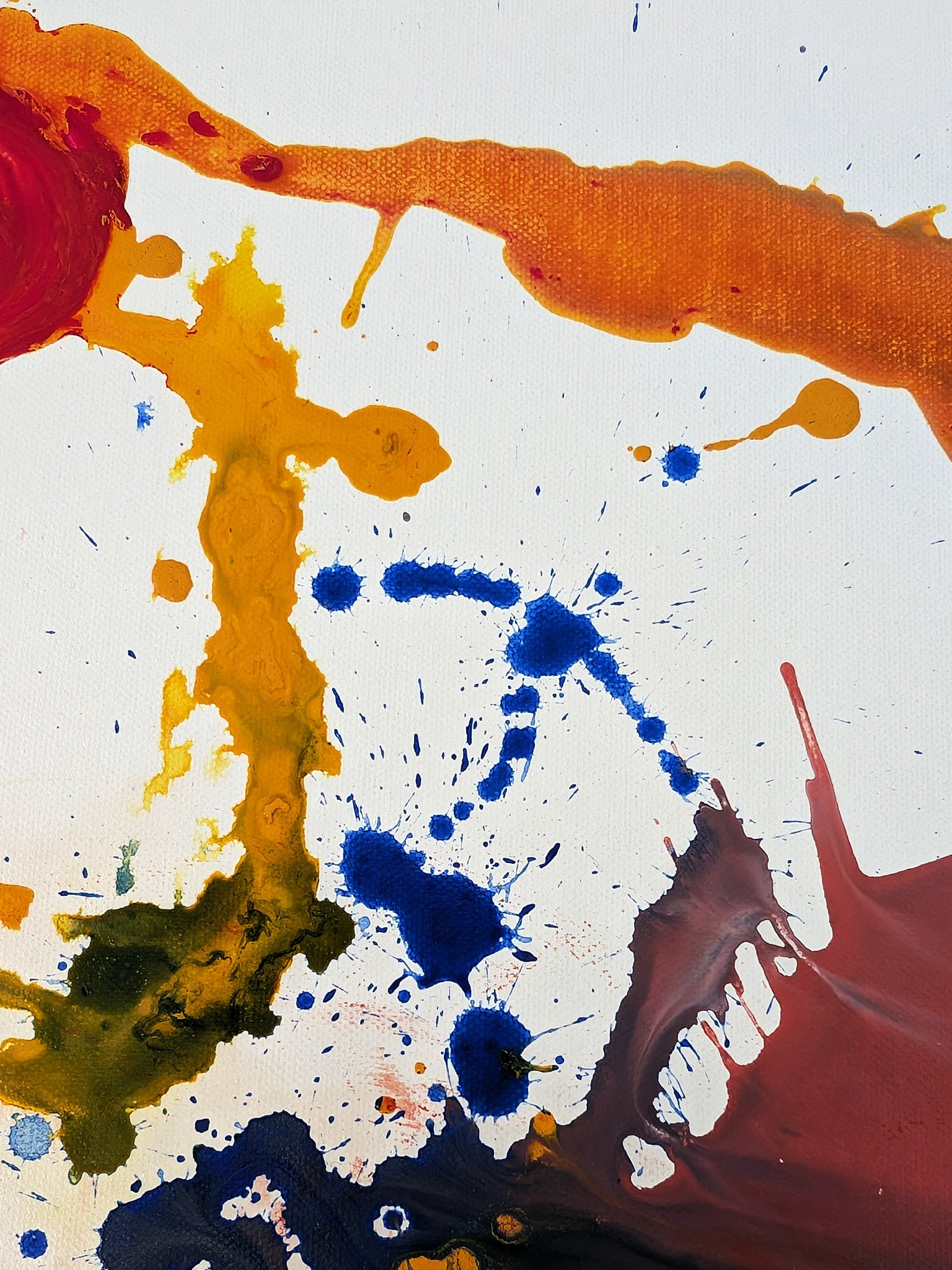 Farbenfrohes abstraktes Kunstwerk in Gelb, Rot und Blau - Ausdrucksstarke moderne Wandkunst